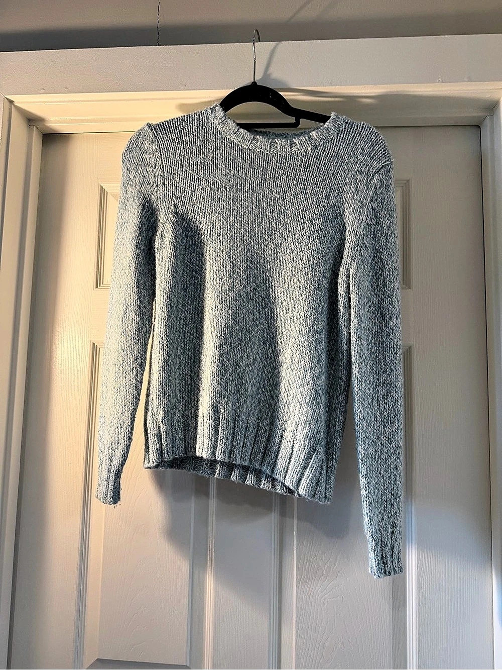Ann Taylor Factory Store Crewneck Knit Sweater in Blue & White Size Medium